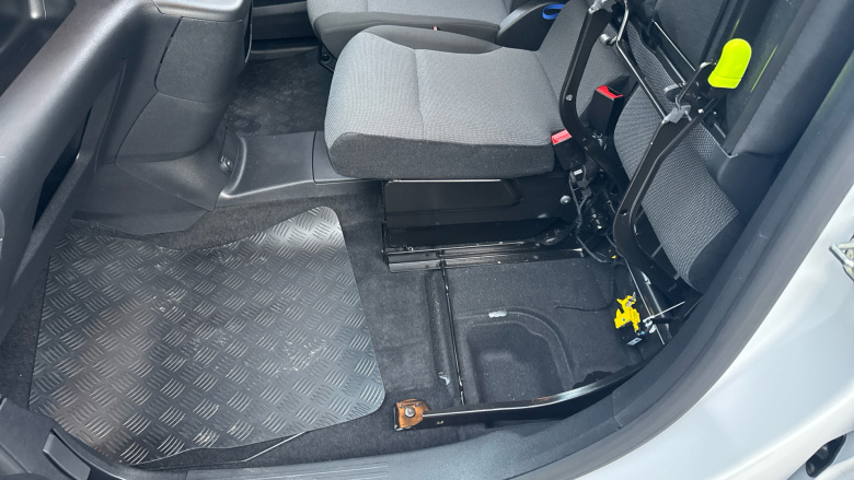 Peugeot Partner E-Standard 800 100kW 50kWh Professional Premium + Van Auto